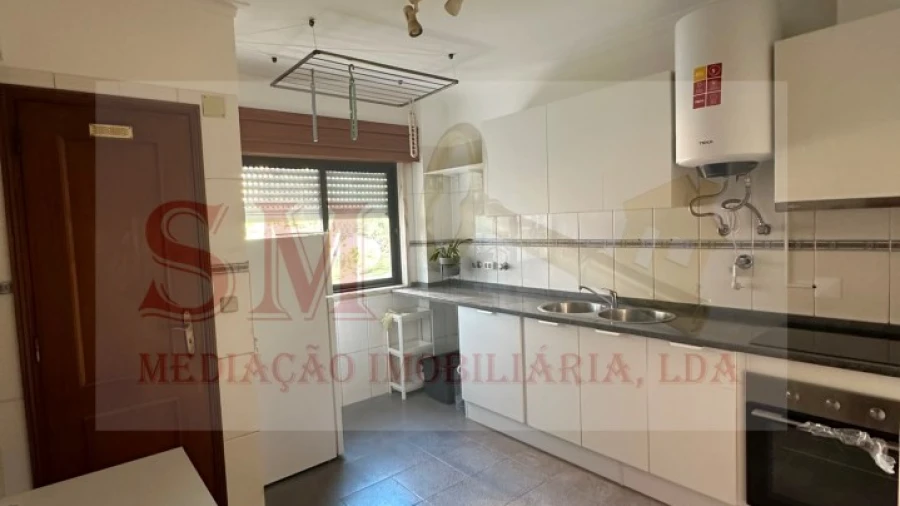 Apartamento T1 para Arrendamento em Cacém e São Marcos