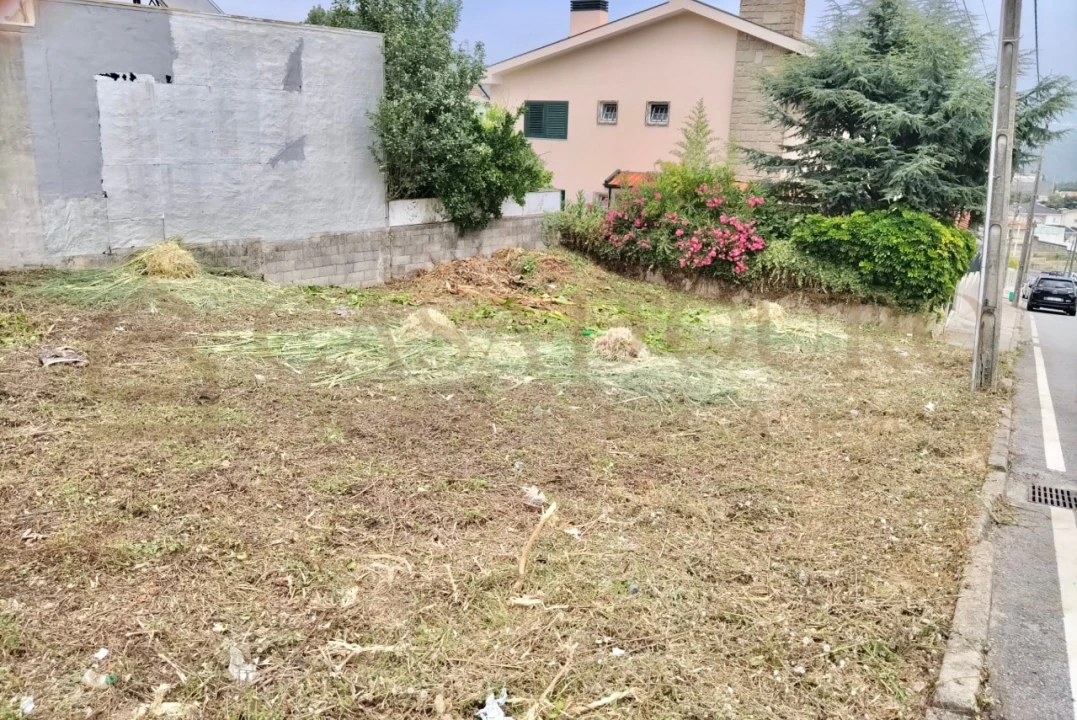 Terreno para Venda em Gondomar (São Cosme), Valbom e Jovim Foto 1