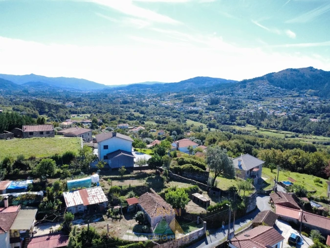 Moradia T4 para Venda em Vilela, São Cosme e São Damião e Sá Foto 2