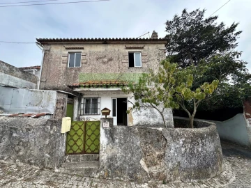 Moradia T2 para Venda em Rio de Mouro
