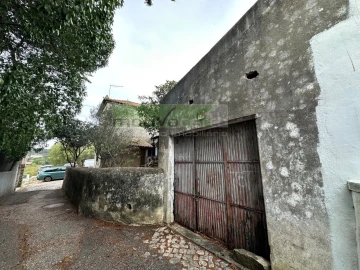 Moradia T2 para Venda em Rio de Mouro