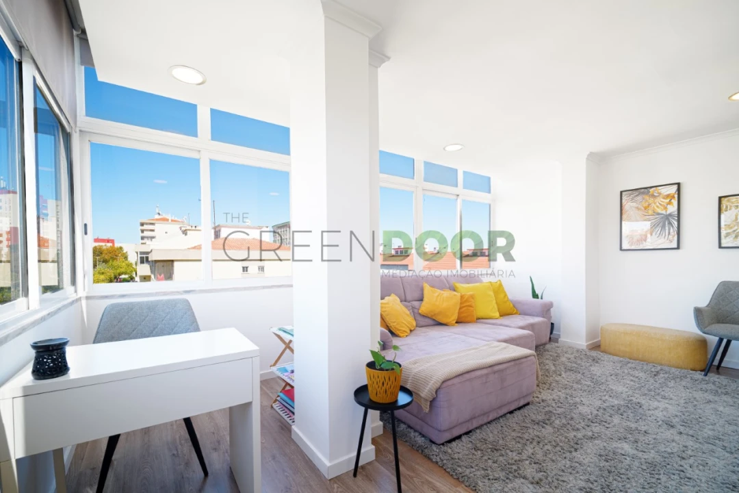 Apartamento T3 para Venda em Corroios Foto 13