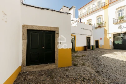Moradia T3 para Venda em Évora (São Mamede, Sé, São Pedro e Santo Antão)