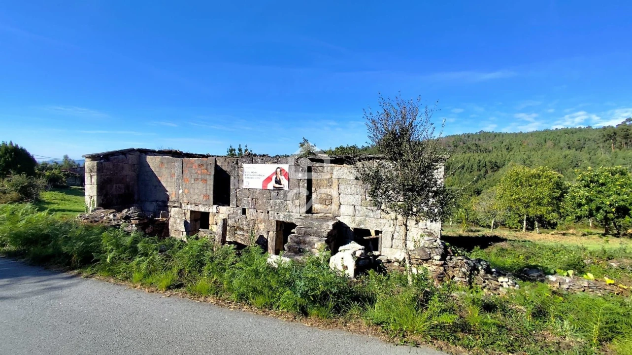 Terreno para Venda em Arca e Varzielas Foto 1