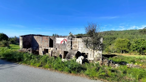 Terreno para Venda em Arca e Varzielas