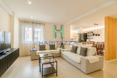 Apartamento T3 para Arrendamento em Lagos (São Sebastião e Santa Maria)