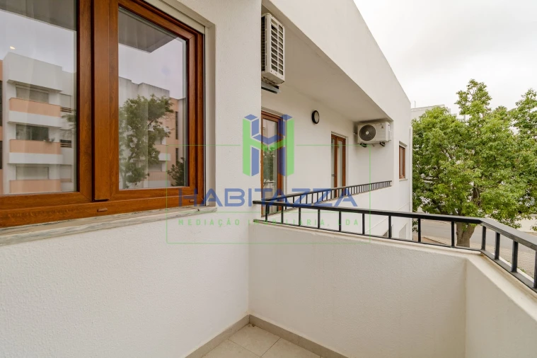 Apartamento T3 para Arrendamento em Lagos (São Sebastião e Santa Maria) Foto 7