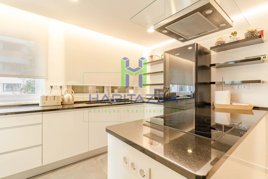 Apartamento T3 para Arrendamento em Lagos (São Sebastião e Santa Maria) Foto 3
