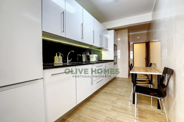 Apartamento T2 para Venda em Quarteira Foto 9