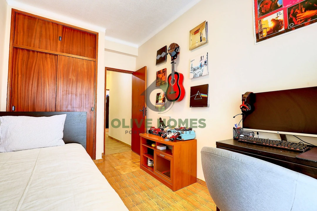 Apartamento T2 para Venda em Quarteira Foto 16