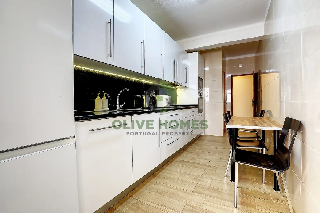Apartamento T2 para Venda em Quarteira Foto 9