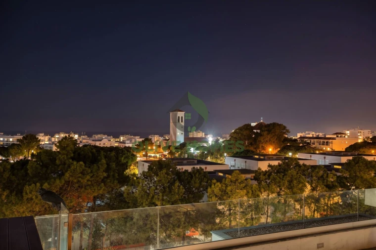 Apartamento T3 para Venda em Quarteira Foto 45