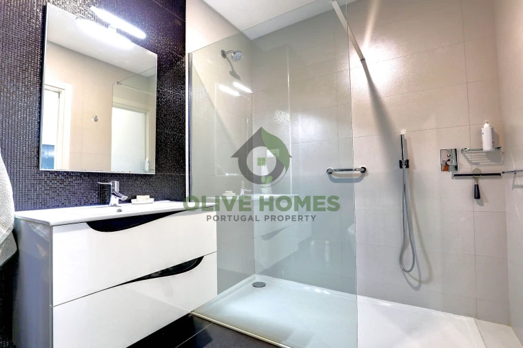 Apartamento T3 para Venda em Quarteira Foto 19