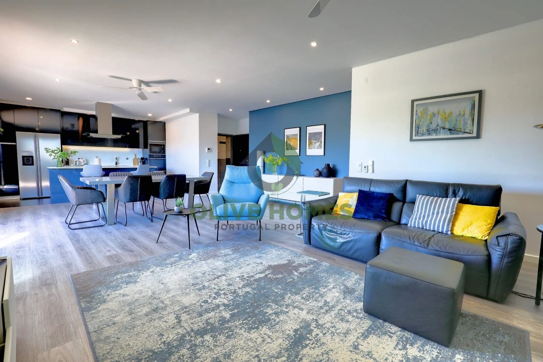 Apartamento T3 para Venda em Quarteira Foto 3