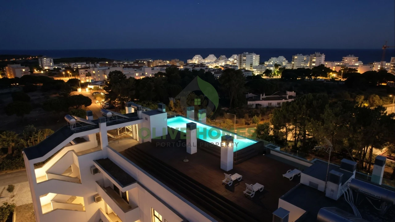 Apartamento T3 para Venda em Quarteira Foto 8