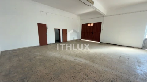 Armazém para Venda em Pechão