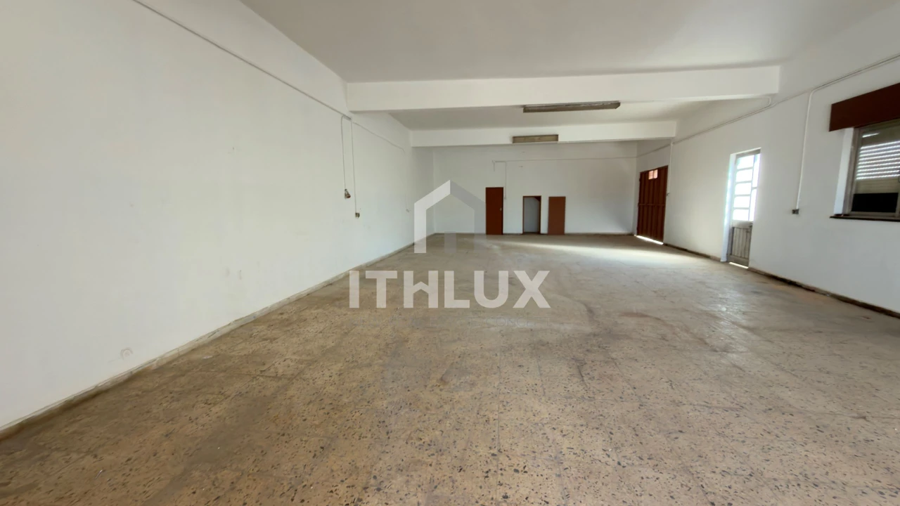 Armazém para Venda em Pechão Foto 2