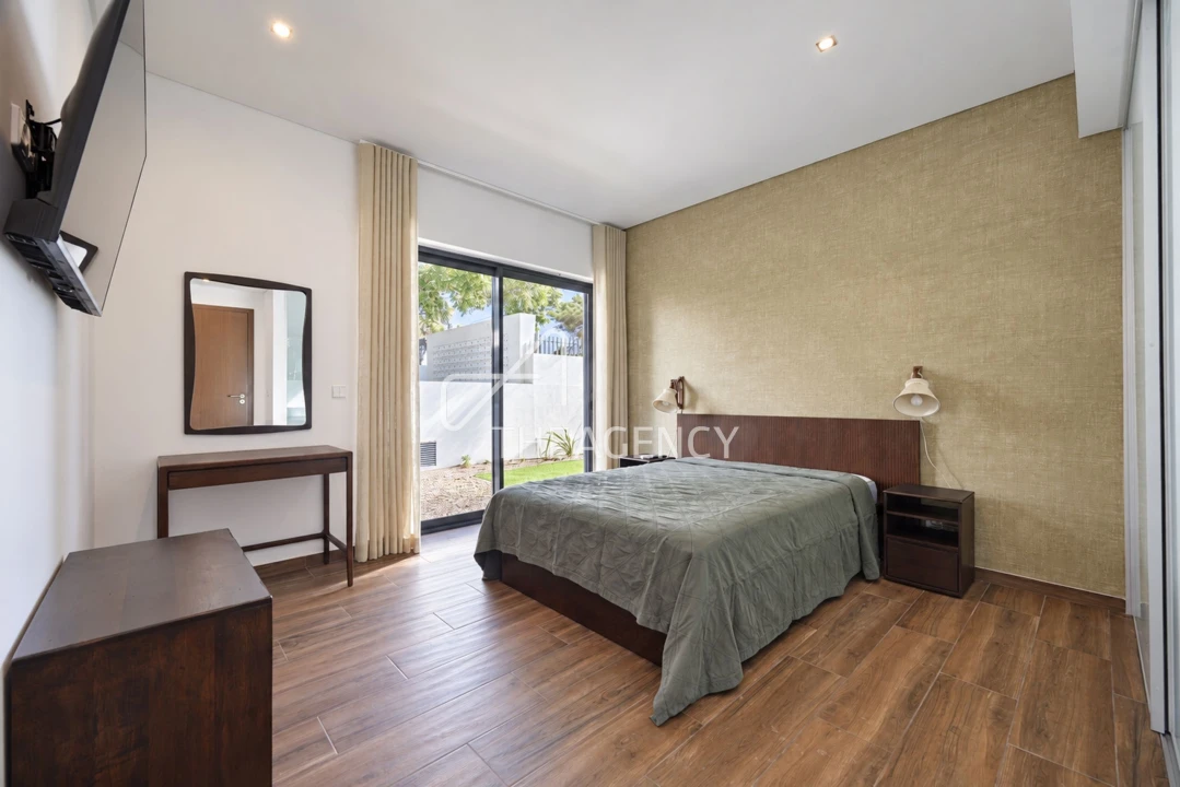 Apartamento T2 para Venda em Quarteira Foto 7