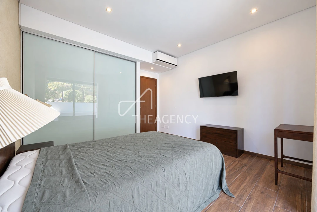 Apartamento T2 para Venda em Quarteira Foto 8