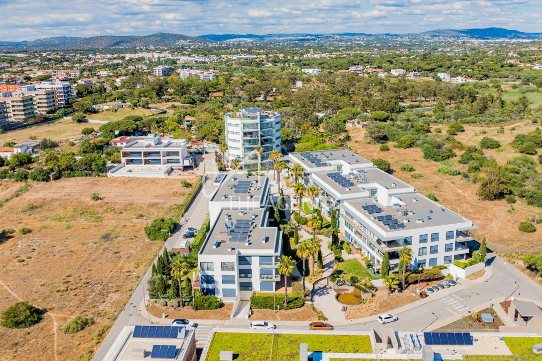 Apartamento T2 para Venda em Quarteira Foto 25
