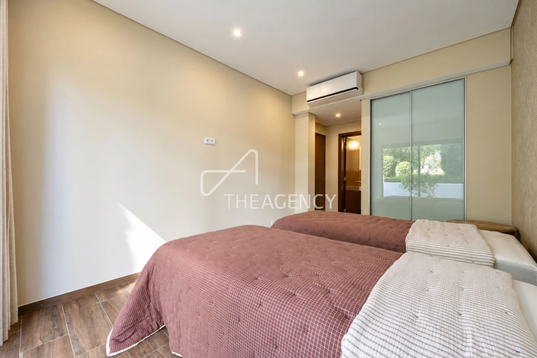 Apartamento T2 para Venda em Quarteira Foto 11