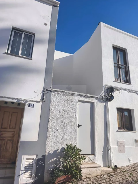 Moradia para Venda em Lagos (São Sebastião e Santa Maria)
