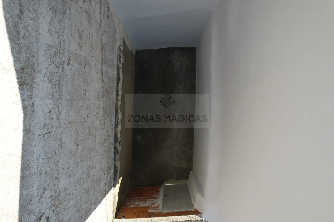 Moradia para Venda em Lagos (São Sebastião e Santa Maria) Foto 3