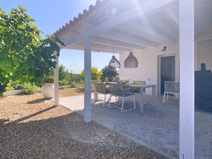 Moradia T3 para Venda em Quelfes Foto 15