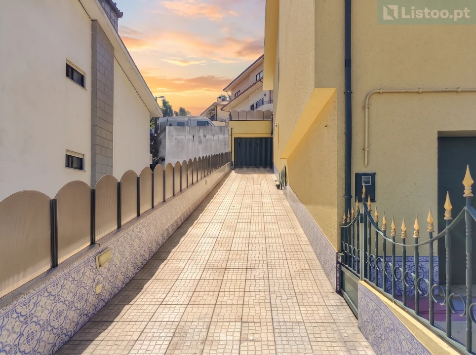 Moradia T3 para Venda em Fânzeres e São Pedro da Cova Foto 2