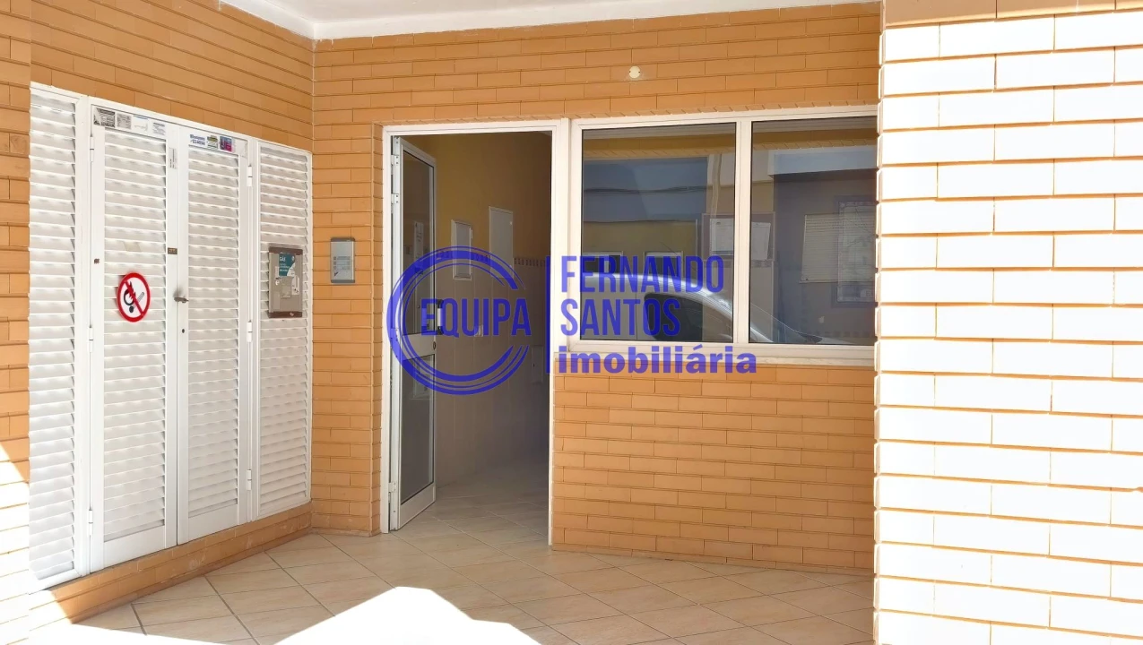Apartamento T2 para Venda em Armação de Pera Foto 2