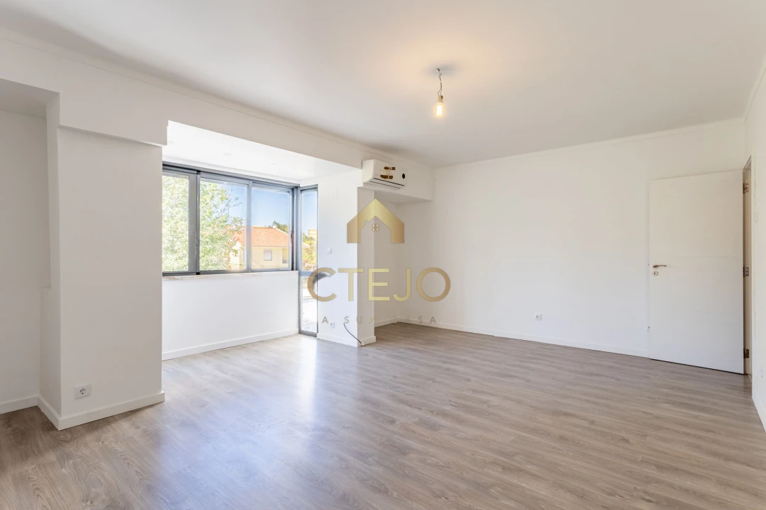 Apartamento T2 para Venda em Santa Iria de Azoia, São João da Talha e Bobadela Foto 10