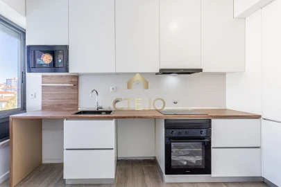 Apartamento T2 para Venda em Santa Iria de Azoia, São João da Talha e Bobadela