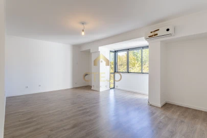 Apartamento T2 para Venda em Santa Iria de Azoia, São João da Talha e Bobadela