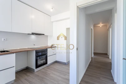 Apartamento T2 para Venda em Santa Iria de Azoia, São João da Talha e Bobadela