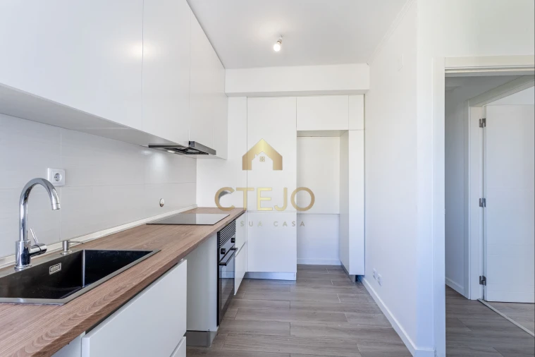 Apartamento T2 para Venda em Santa Iria de Azoia, São João da Talha e Bobadela Foto 20