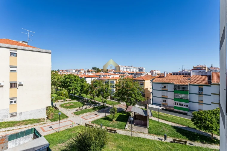 Apartamento T2 para Venda em Santa Iria de Azoia, São João da Talha e Bobadela Foto 21