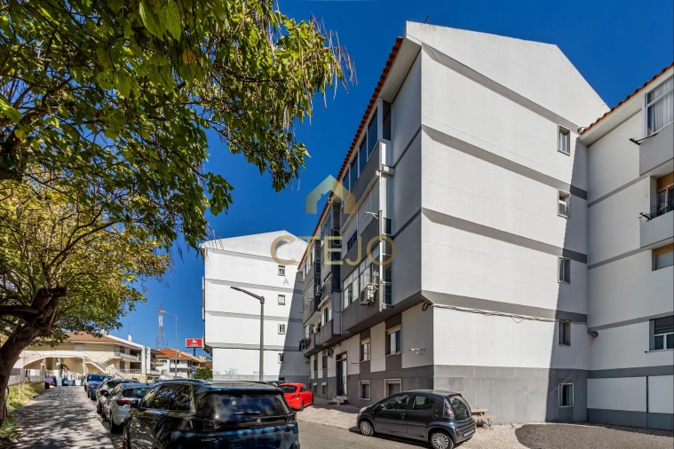 Apartamento T2 para Venda em Santa Iria de Azoia, São João da Talha e Bobadela Foto 3