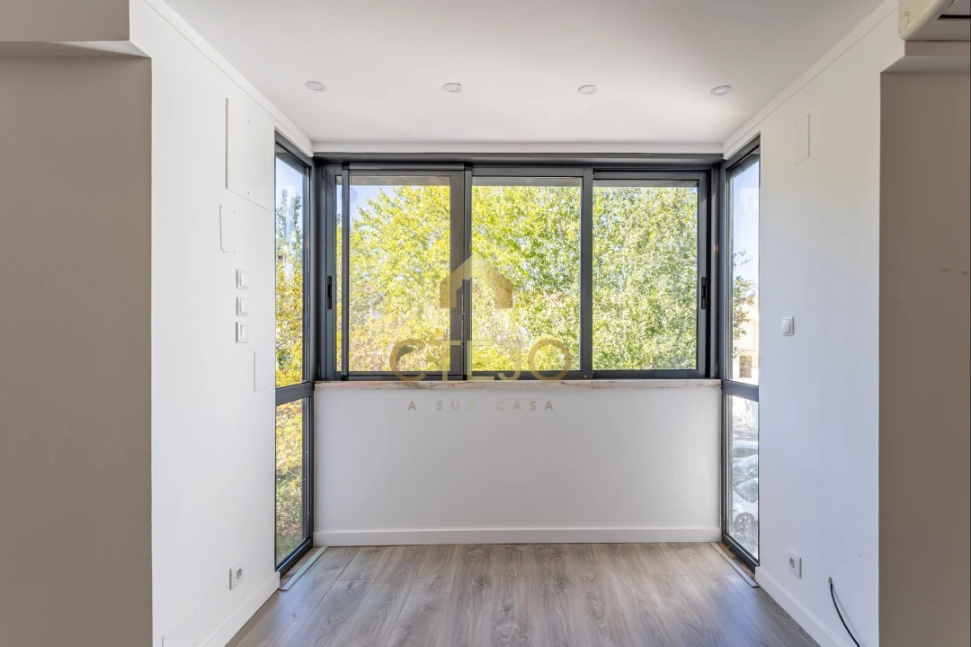 Apartamento T2 para Venda em Santa Iria de Azoia, São João da Talha e Bobadela Foto 11