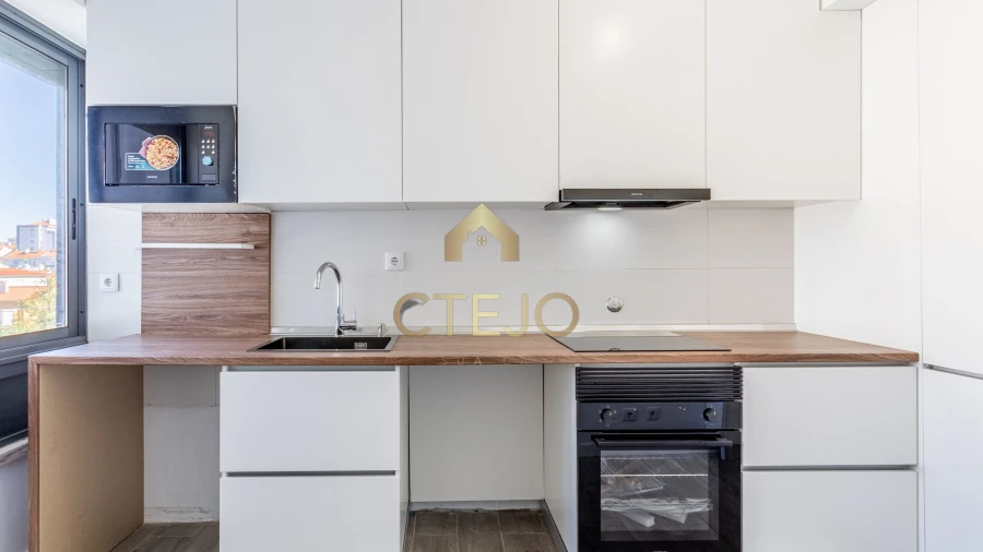 Apartamento T2 para Venda em Santa Iria de Azoia, São João da Talha e Bobadela