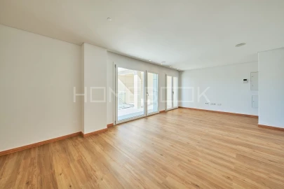 Apartamento T1 para Arrendamento em Venteira