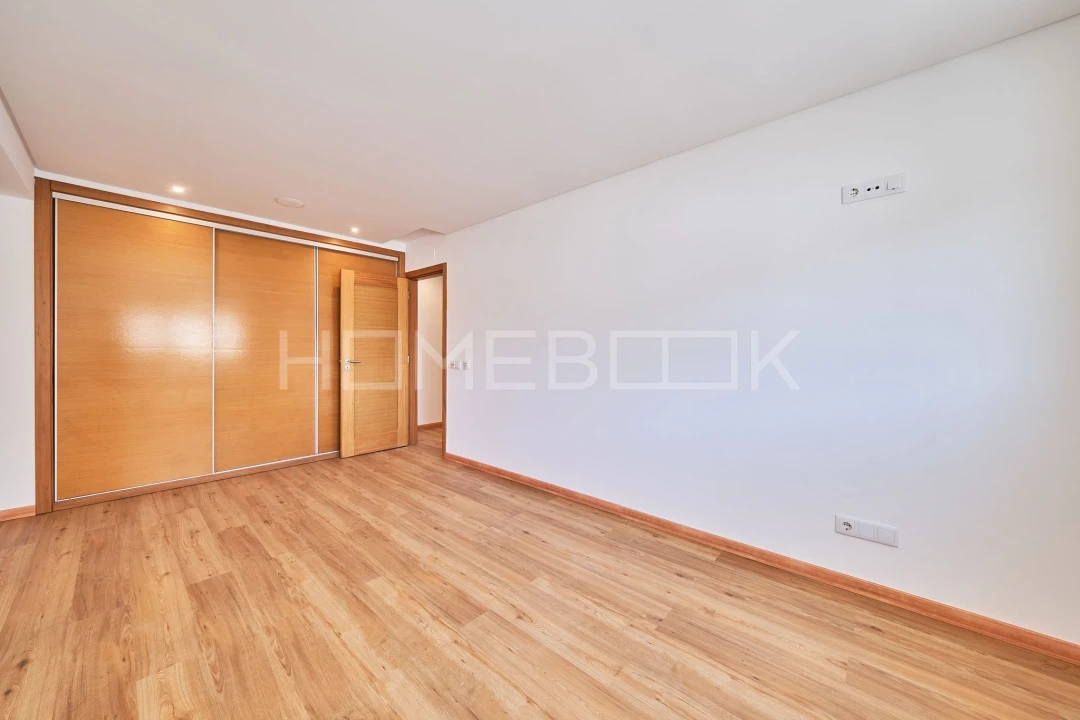 Apartamento T1 para Arrendamento em Venteira Foto 19