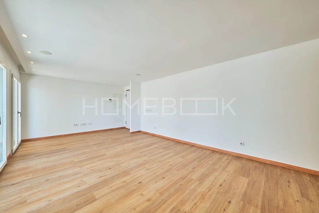 Apartamento T1 para Arrendamento em Venteira Foto 8