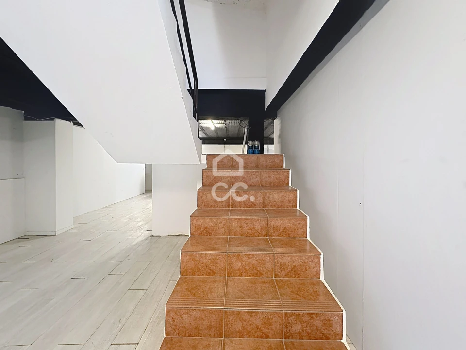 Negócio para Arrendamento em Santa Maria Maior Foto 14