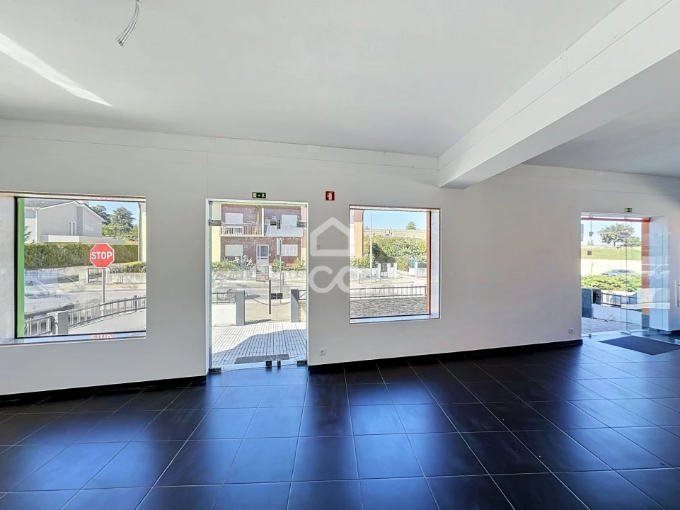 Negócio para Arrendamento em Santa Maria Maior Foto 12