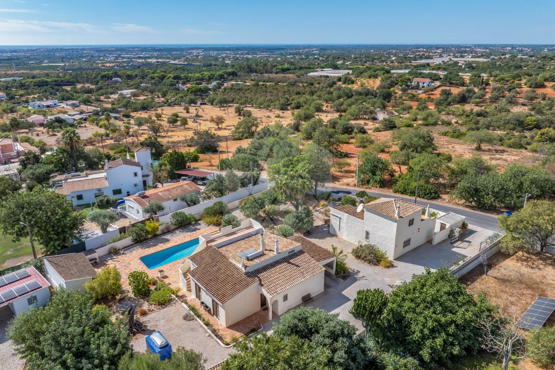 Moradia para Venda em Santa Barbara de Nexe Foto 42