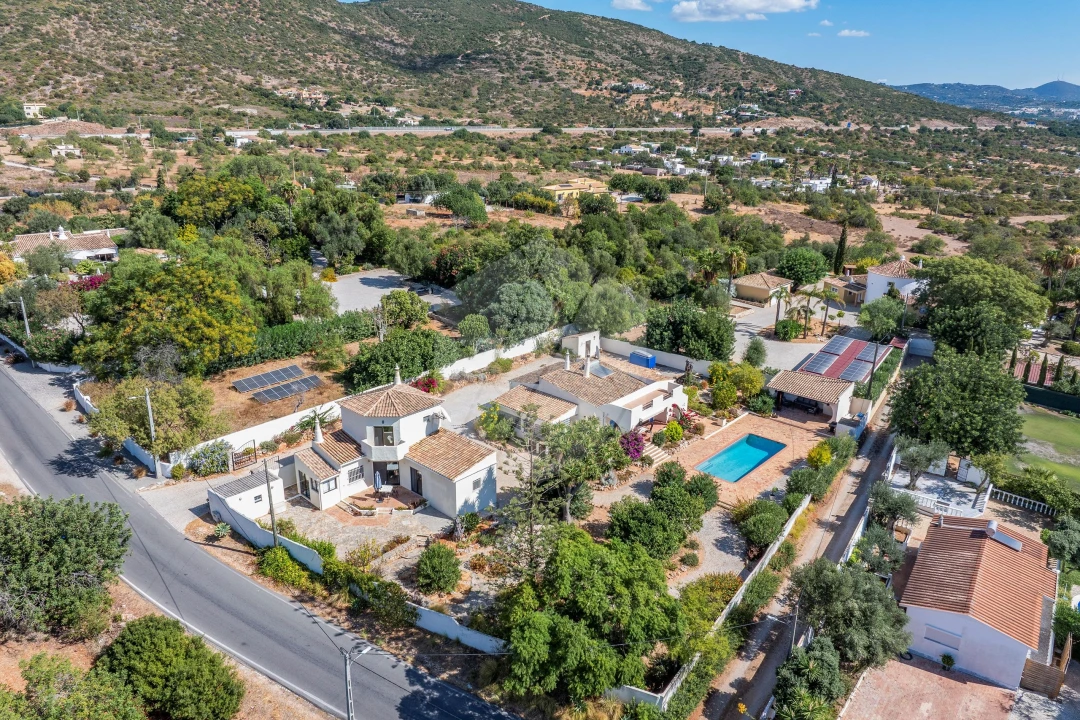 Moradia para Venda em Santa Barbara de Nexe Foto 39