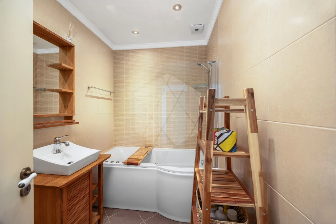 Moradia para Venda em Santa Barbara de Nexe Foto 14