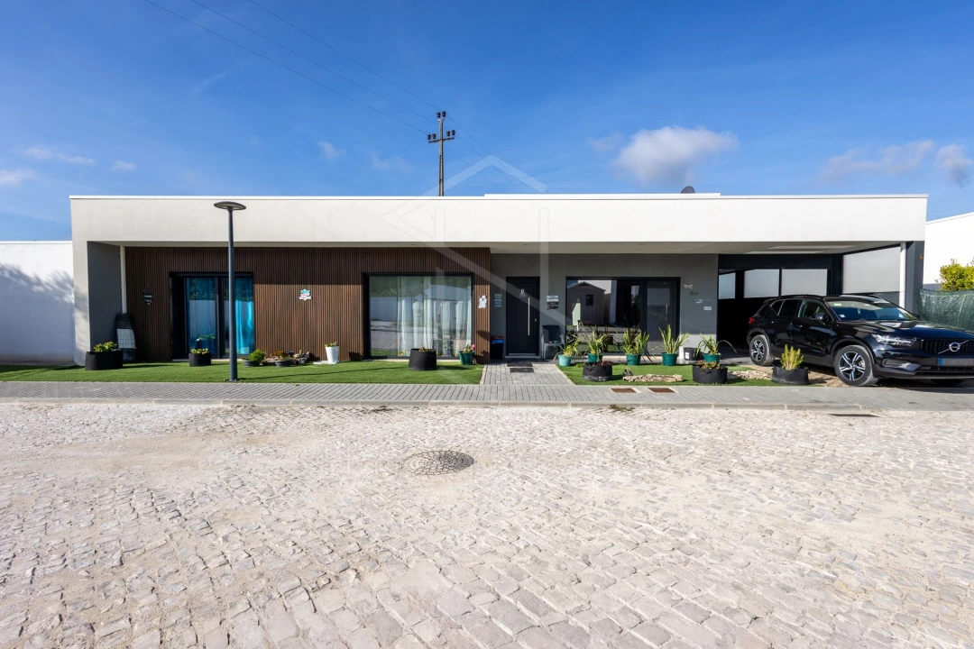 Moradia T3 para Venda em Rio Maior Foto 1