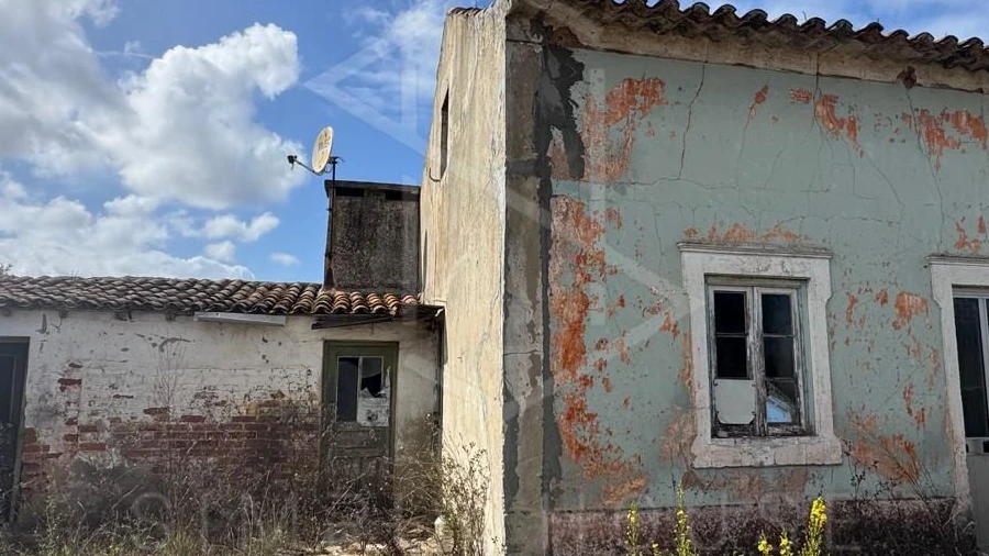 Moradia T2 para Venda em Tornada e Salir do Porto
