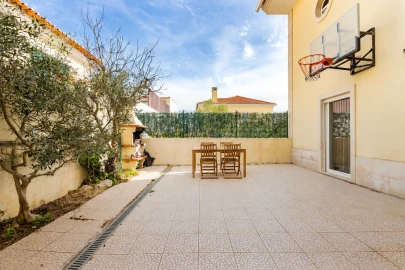 Moradia T4 para Venda em Loures